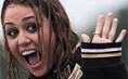 Miley Cyrus roda cenas de filme em chafariz de Paris